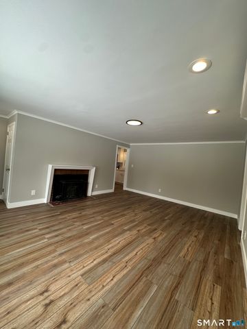 11 Fyler Drive, Windsor, CT 06095