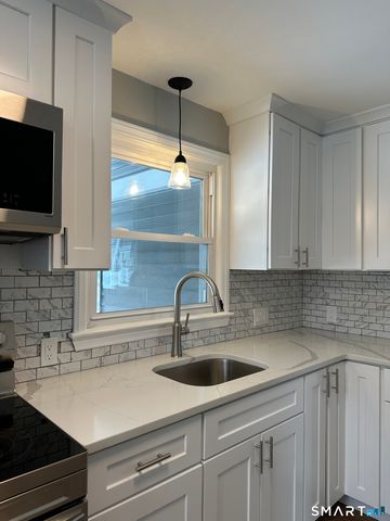 11 Fyler Drive, Windsor, CT 06095