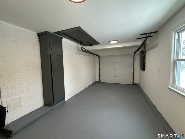 11 Fyler Drive, Windsor, CT 06095