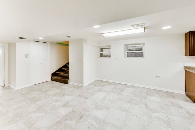 5814 N Campbell Avenue, Chicago, IL 60659