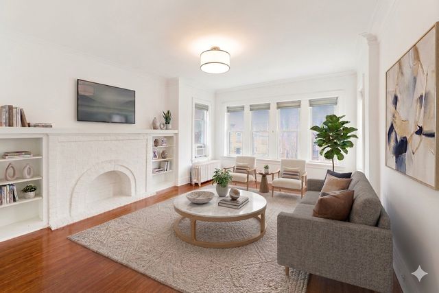 5814 N Campbell Avenue, Chicago, IL 60659