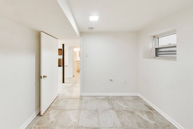 5814 N Campbell Avenue, Chicago, IL 60659