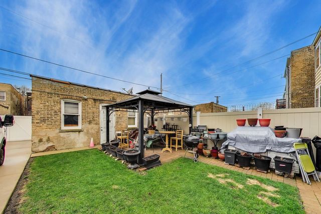 5814 N Campbell Avenue, Chicago, IL 60659