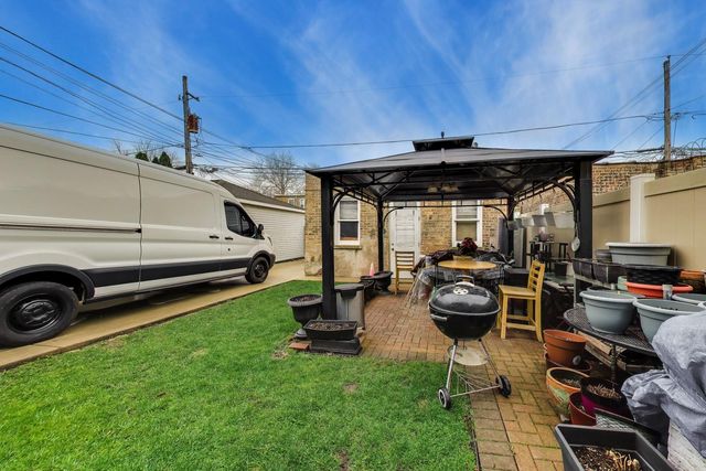 5814 N Campbell Avenue, Chicago, IL 60659