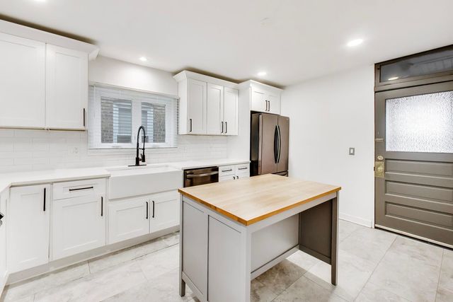 5814 N Campbell Avenue, Chicago, IL 60659