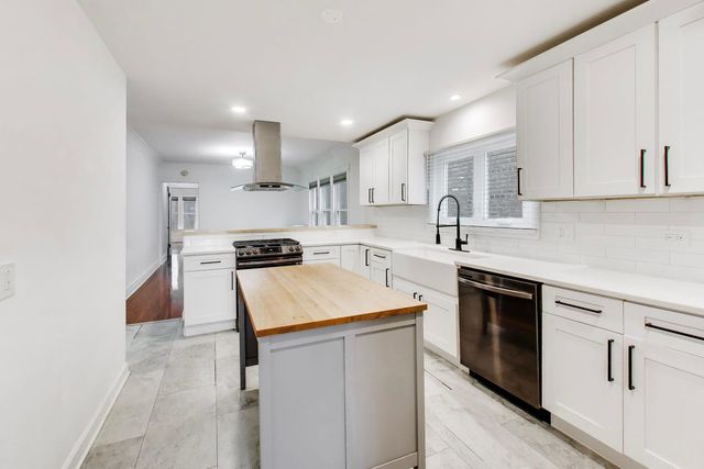 5814 N Campbell Avenue, Chicago, IL 60659