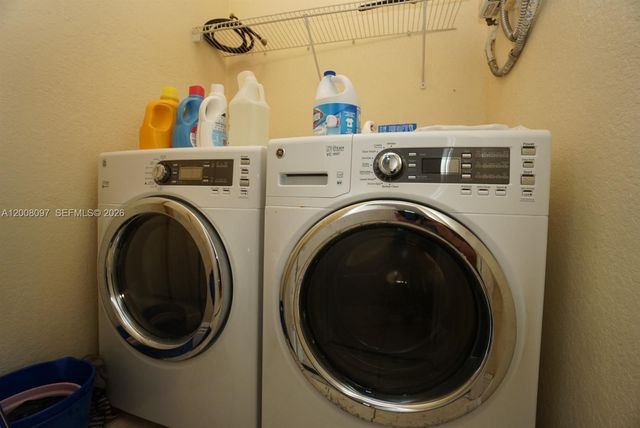 2927 SW 145th Ct, Miami, FL 33175