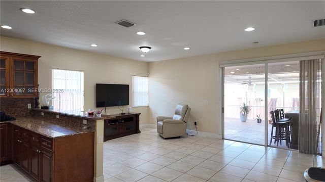 2927 SW 145th Ct, Miami, FL 33175