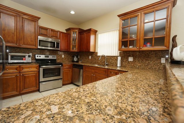 2927 SW 145th Ct, Miami, FL 33175