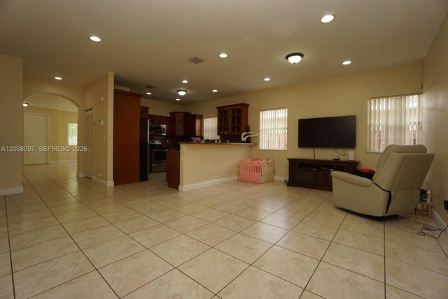 2927 SW 145th Ct, Miami, FL 33175