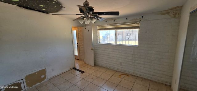 8425 E Mary Drive, Tucson, AZ 85730
