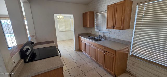 8425 E Mary Drive, Tucson, AZ 85730