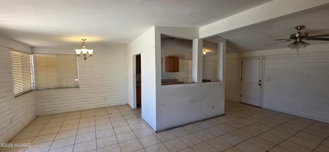 8425 E Mary Drive, Tucson, AZ 85730