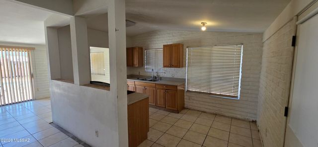 8425 E Mary Drive, Tucson, AZ 85730
