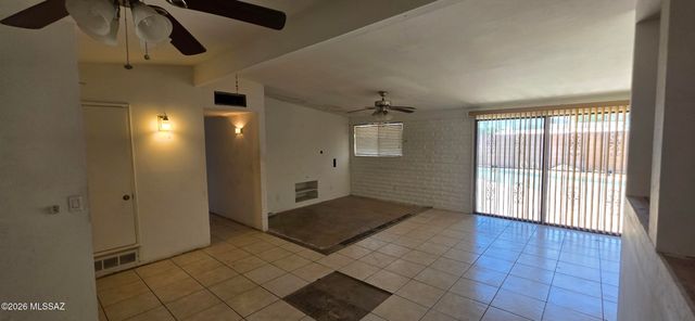 8425 E Mary Drive, Tucson, AZ 85730