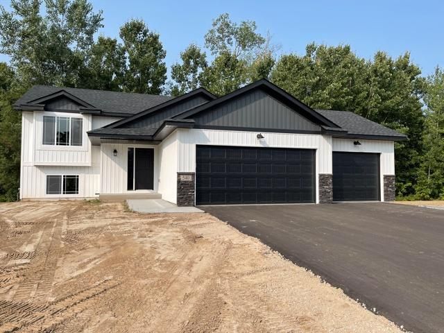3423 Maple Drive S, Cambridge, MN 55008