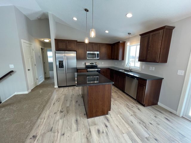 3423 Maple Drive S, Cambridge, MN 55008
