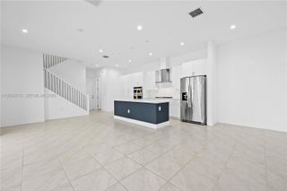 4402 NW 81st Avenue, Doral, FL 33166