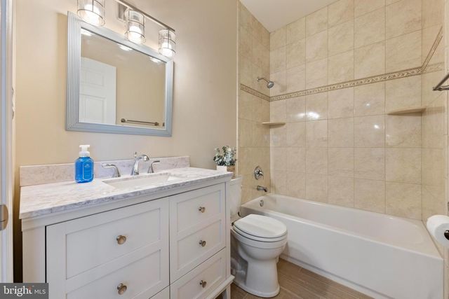 96 ALBERT DRIVE, Manahawkin, NJ 08050
