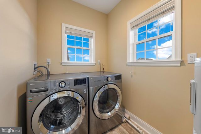96 ALBERT DRIVE, Manahawkin, NJ 08050