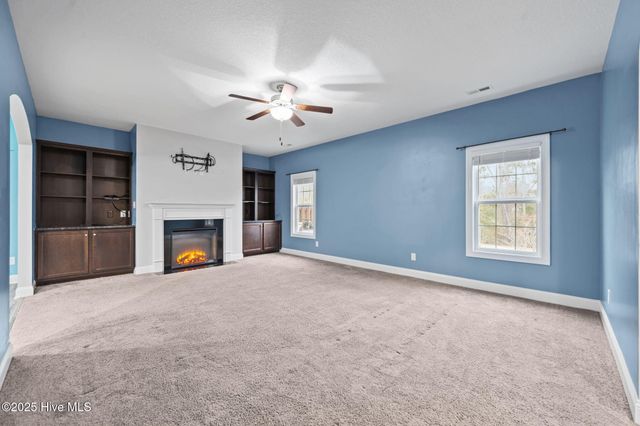 207 Knightheads Drive, Swansboro, NC 28584