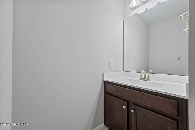 207 Knightheads Drive, Swansboro, NC 28584