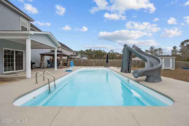 207 Knightheads Drive, Swansboro, NC 28584