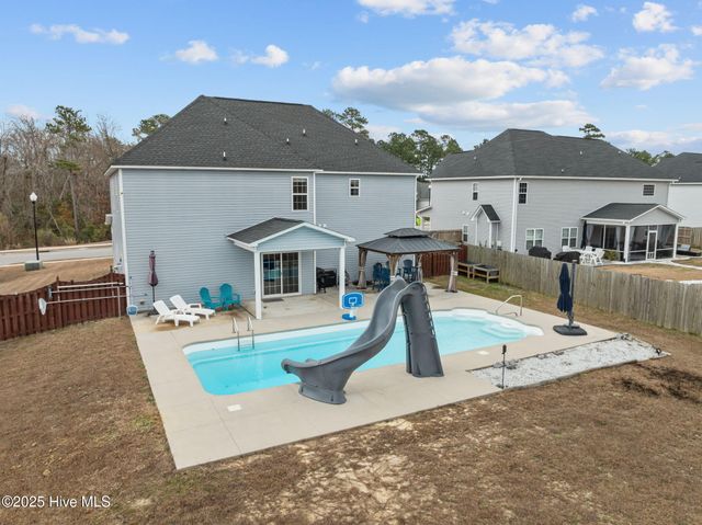 207 Knightheads Drive, Swansboro, NC 28584
