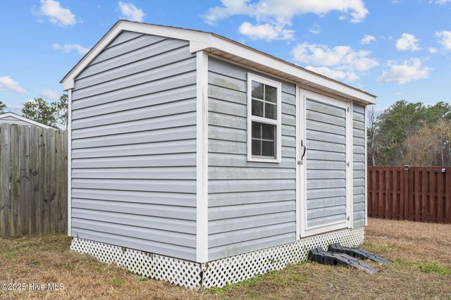 207 Knightheads Drive, Swansboro, NC 28584