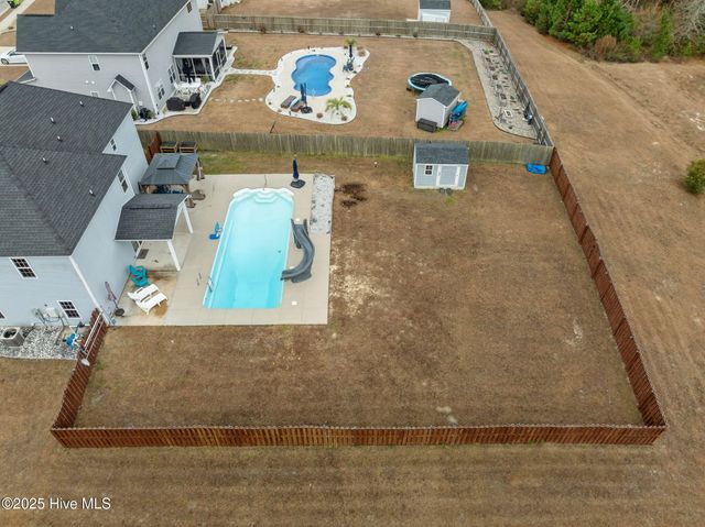 207 Knightheads Drive, Swansboro, NC 28584