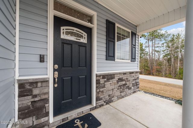 207 Knightheads Drive, Swansboro, NC 28584