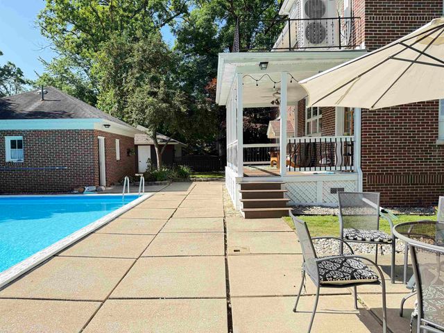 654 First Street, Owosso, MI 48867