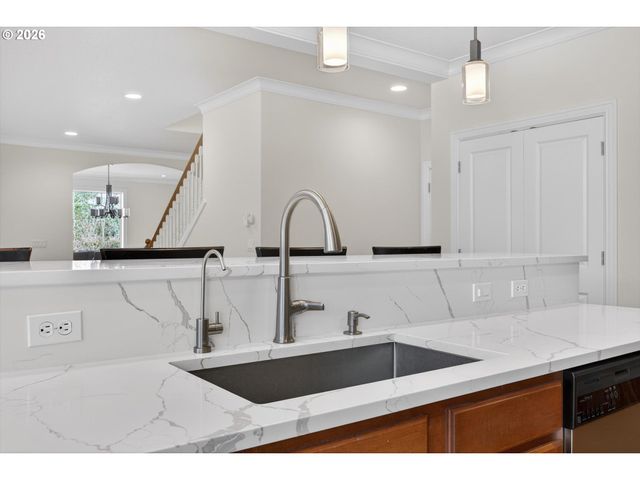 12615 Sw 21ST Ct, Lake Oswego, OR 97035