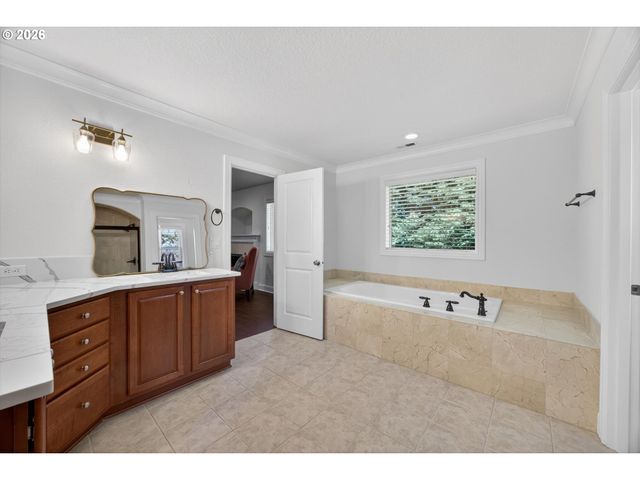 12615 Sw 21ST Ct, Lake Oswego, OR 97035