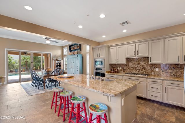 31739 S Misty Basin Road, Oracle, AZ 85623