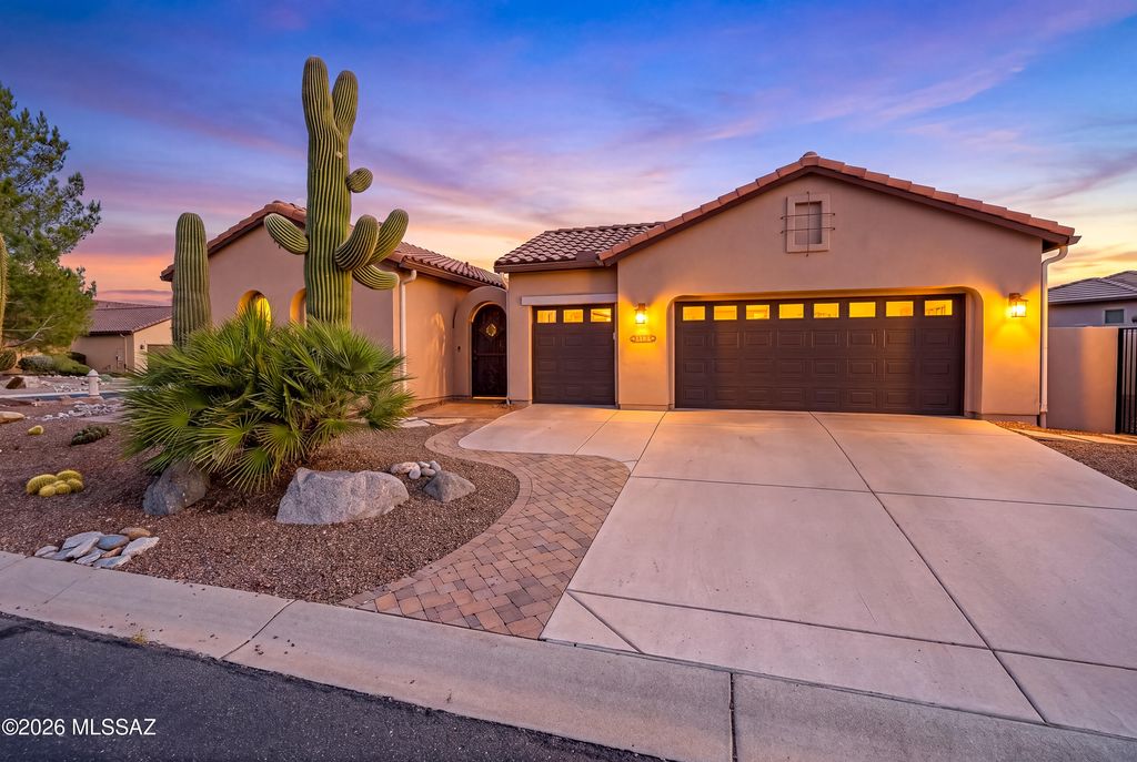 31739 S Misty Basin Road, Oracle, AZ 85623