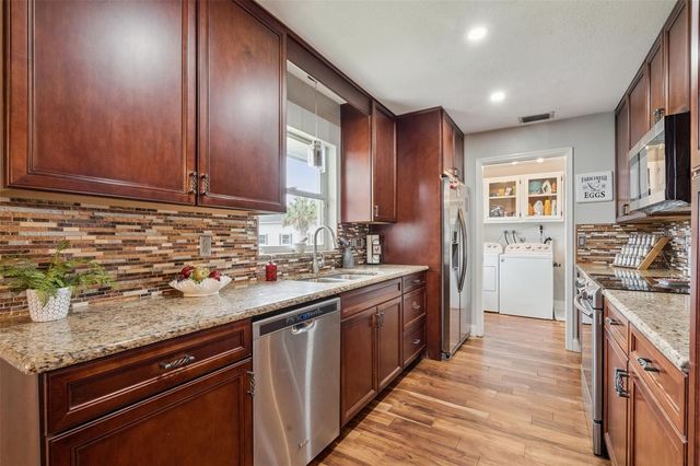 1330 LAKE MILLS ROAD, Chuluota, FL 32766