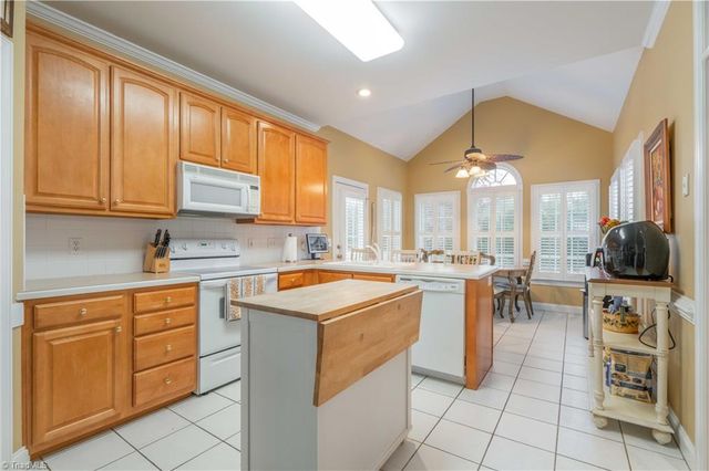 5250 Meadowlark Glen Lane, Winston-salem, NC 27106