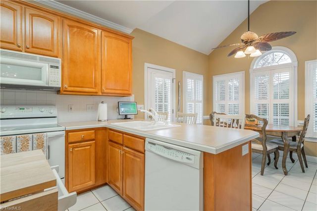 5250 Meadowlark Glen Lane, Winston-salem, NC 27106