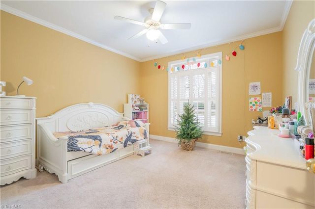 5250 Meadowlark Glen Lane, Winston-salem, NC 27106