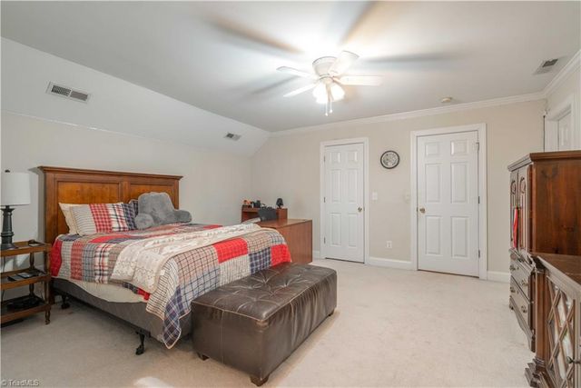 5250 Meadowlark Glen Lane, Winston-salem, NC 27106