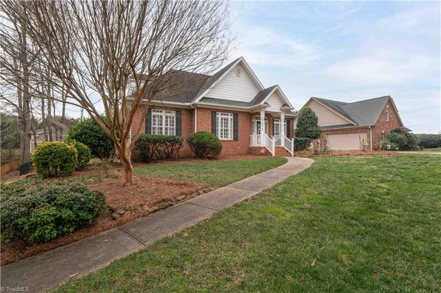 5250 Meadowlark Glen Lane, Winston-salem, NC 27106