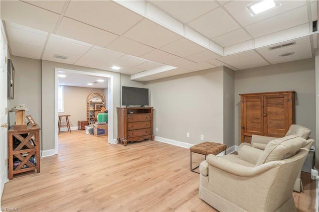 5250 Meadowlark Glen Lane, Winston-salem, NC 27106