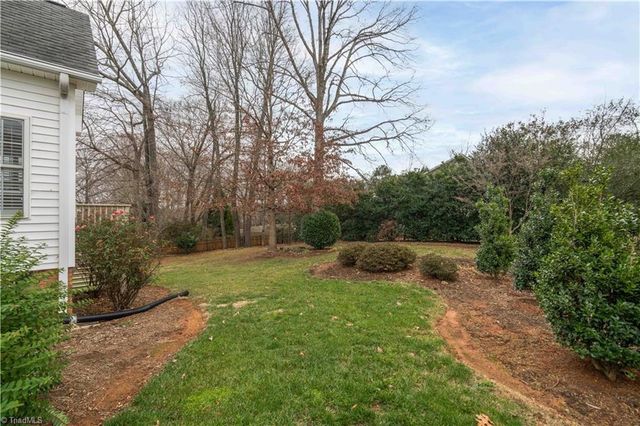 5250 Meadowlark Glen Lane, Winston-salem, NC 27106