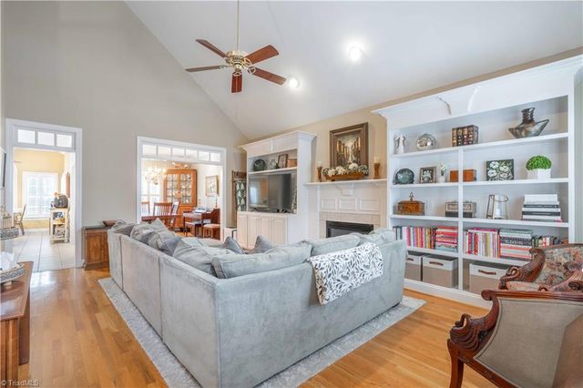 5250 Meadowlark Glen Lane, Winston-salem, NC 27106