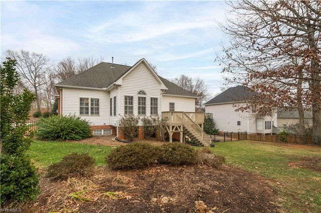 5250 Meadowlark Glen Lane, Winston-salem, NC 27106