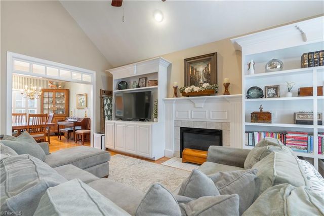 5250 Meadowlark Glen Lane, Winston-salem, NC 27106