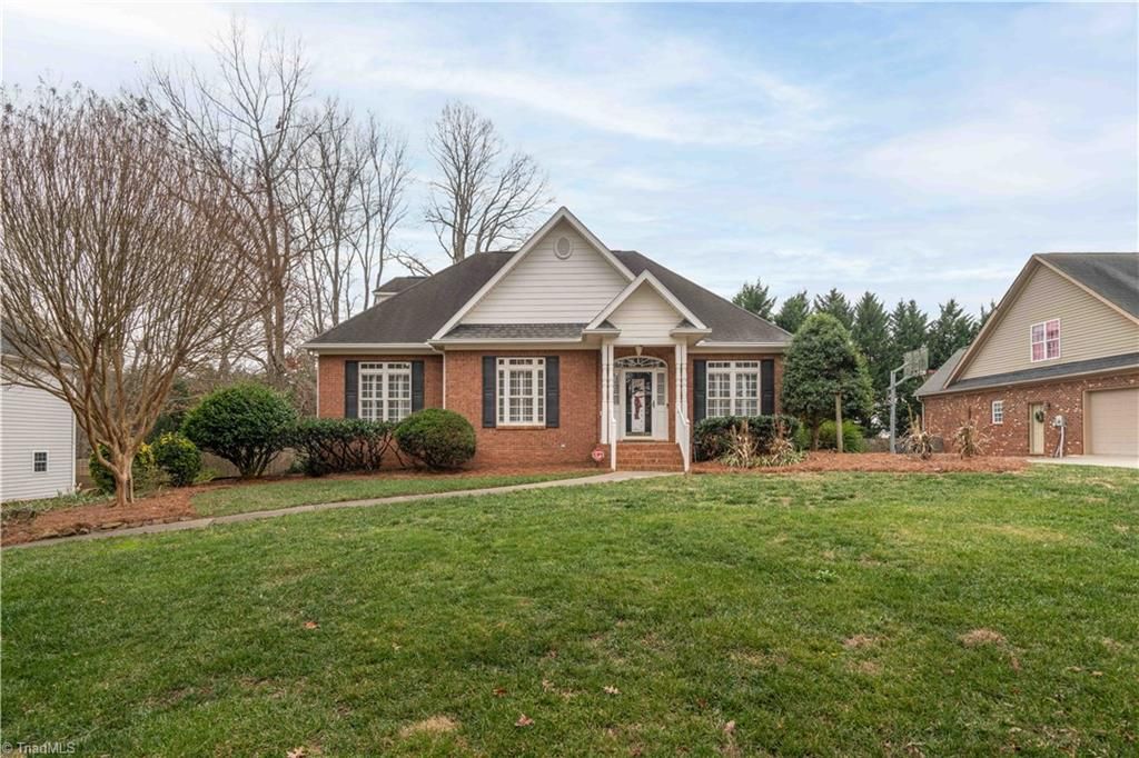 5250 Meadowlark Glen Lane, Winston-salem, NC 27106