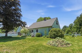 5 Lanebrook Cir, Granby, MA 01033