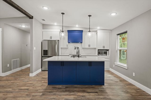 310 Eagle Drive, Gun Barrel City, TX 75156
